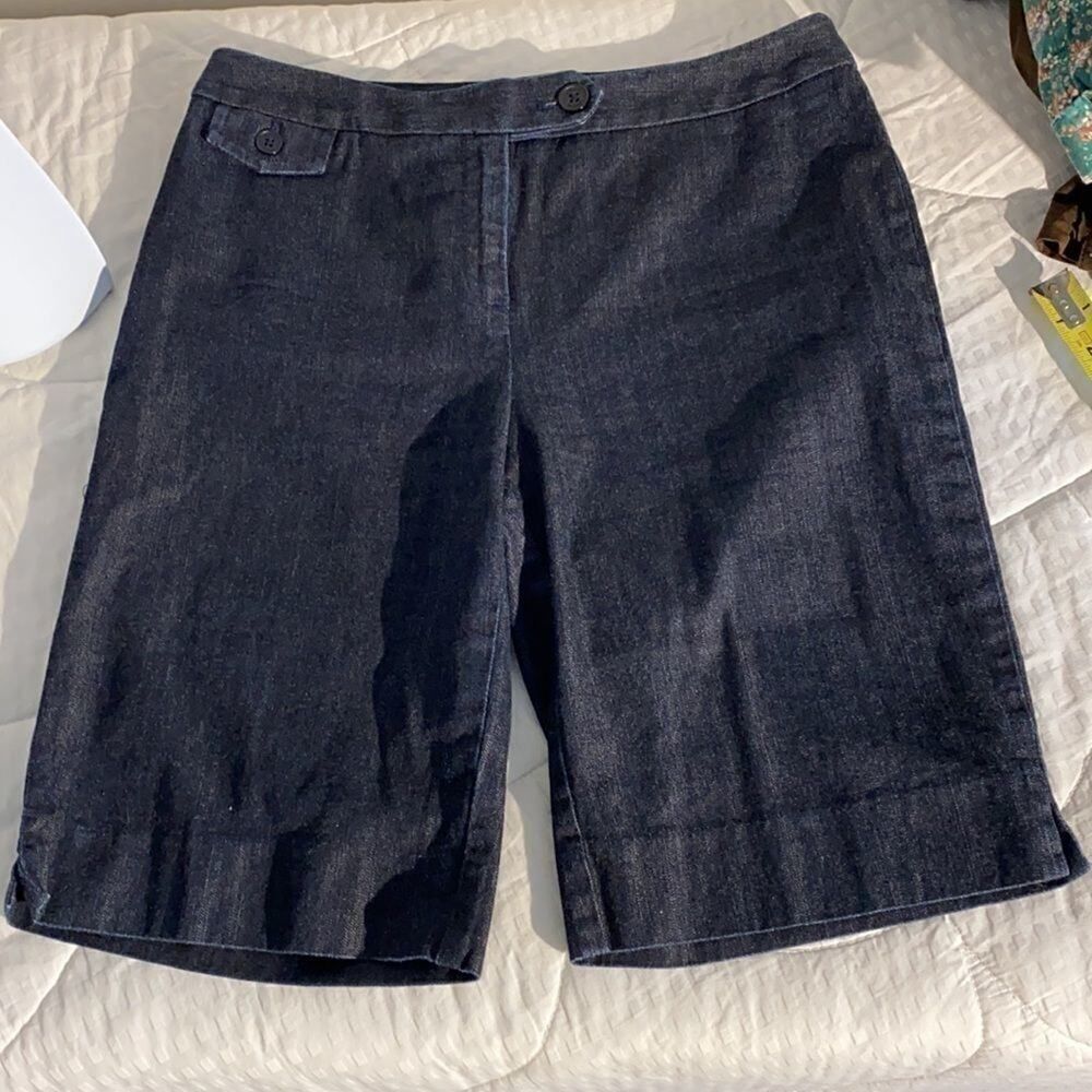 Jones New York NWT Signature Women's Navy Bermuda Stretch Shorts 6P